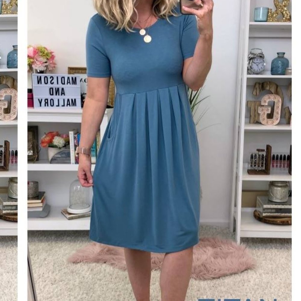 Madison + Mallory Twirl Opportunity Pleated Dress Size Large